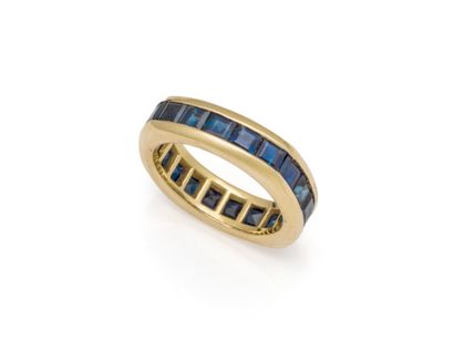 ALLIANCE in 750 thousandths gold, square...