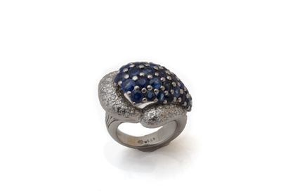 ELEGANT little-finger ring in 850-millimeter...