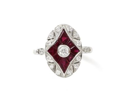 MARQUISE RING in 750 thousandths white gold,...