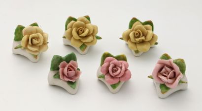 14 PORTE-BRISTOL en forme de bouton de rose...