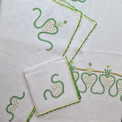 NAPPE RECTANGULAIRE ET SES 8 SERVIETTES en...