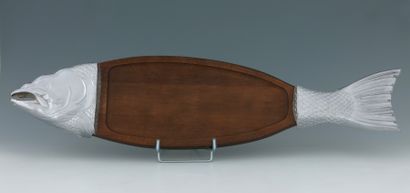 FISH-SHAPED SALMON BOARD in white metal and...