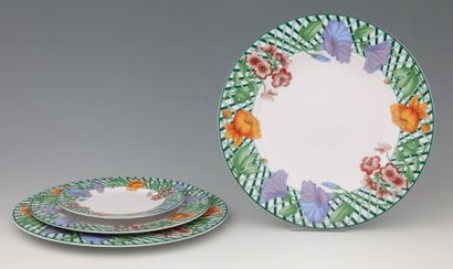 FINE ROYAL PORCELAIN - SCULPTURE - 3 SERIES...