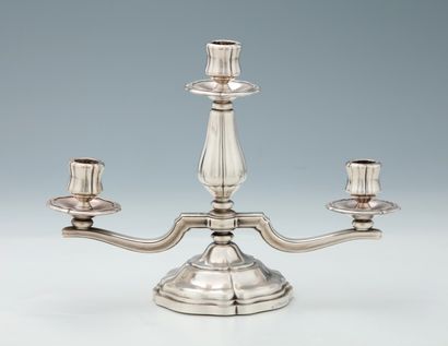 SAINT-MEDARD - PAIRE DE CANDELABRES DE TABLE...
