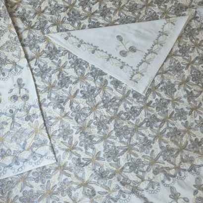 NAPPE RECTANGULAIRE ET SES 8 SERVIETTES en...