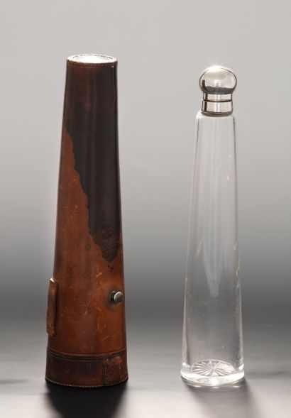 CARAFE DE VOYAGE OU DE CHASSE PIRIFORME en...