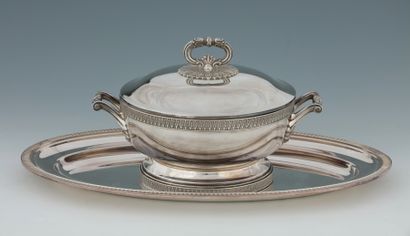 LEGUMIER COUVERT (H. 17.5 cm - D. 21.5 cm)...