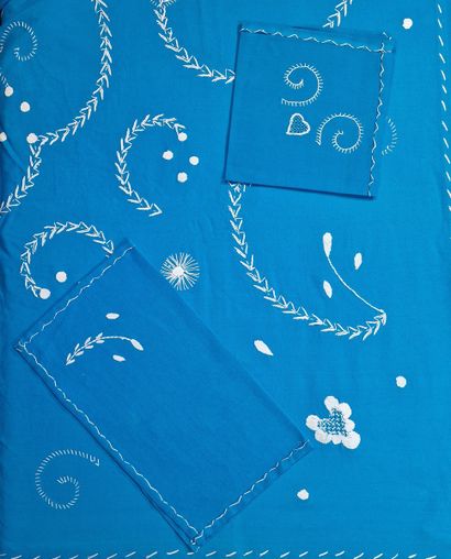 NAPPE RECTANGULAIRE, SES 8 SETS DE TABLE...