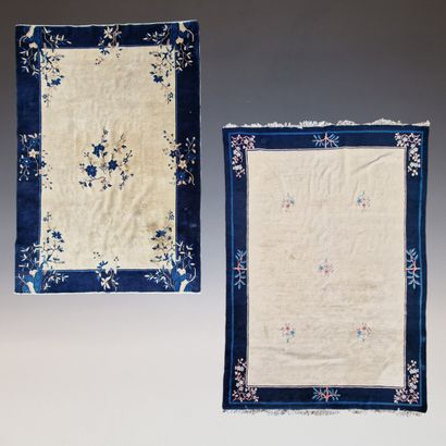 DEUX TAPIS - Chine XXème Siècle -en laine...