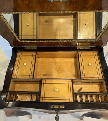 TABLE A OUVRAGES de Style Louis XV, Epoque...