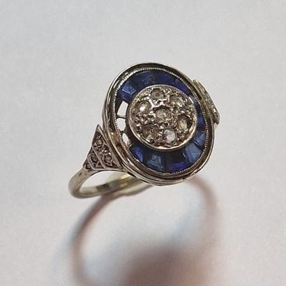 BAGUE d'Epoque Art Déco en or gris 750 Millièmes...