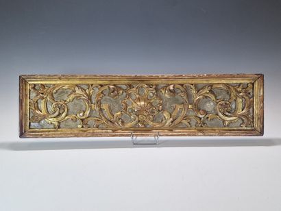 ELEMENT DE BOISERIE de Style du XVIIIème...
