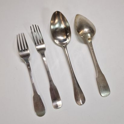 7 FOURCHETTES ET 5 CUILLERES DE TABLES d'Epoque...