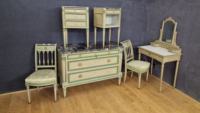 MOBILIER DE CHAMBRE A COUCHER de Style Louis...