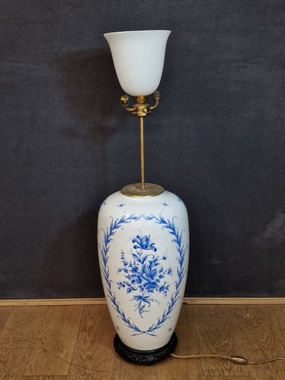GRAND PIED DE LAMPE d'Epoque XXème Siècle...