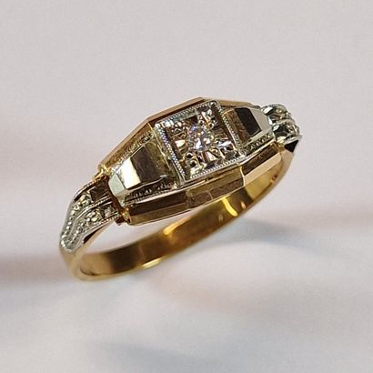 BAGUE SOLITAIRE du Milieu du XXème Siècle...
