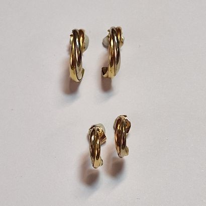TWO PAIRS OF MODERN CREOLES of two sizes...