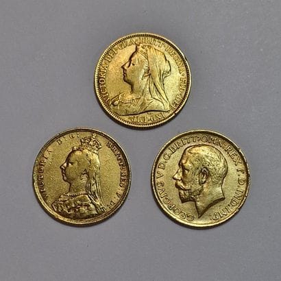 3 PIECES SOUVERAINS BRITANNIQUES OR Victoria,...