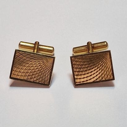 PAIRE DE BOUTONS DE MANCHETTES ARTICULES...