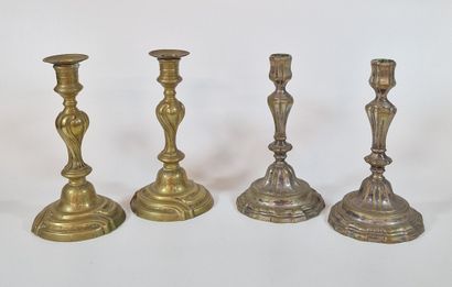 DEUX PAIRES DE FLAMBEAUX d’Epoque XVIIIème...