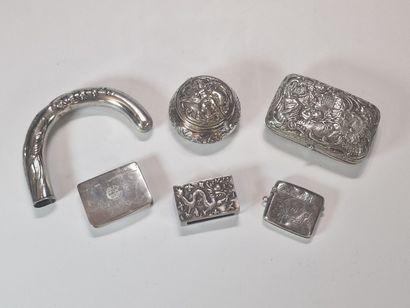 CINQ PETITS OBJETS de la Première Moitié...