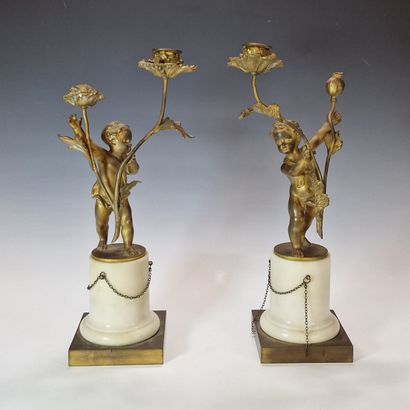 PAIRE DE FLAMBEAUX Circa 1860-1880 en bronze...