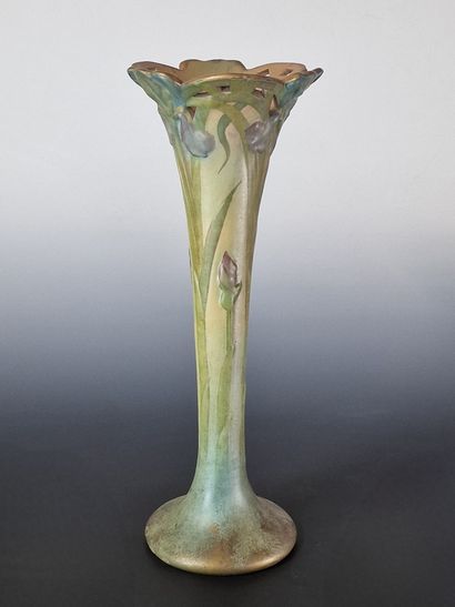 Delphin MASSIER (1836-1907)
COROLLE VASE...