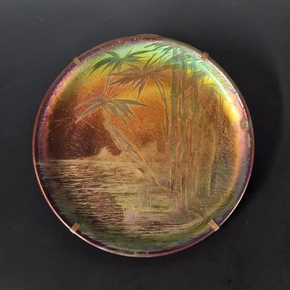 Pierre PERRET XIX-XXth Century
PLAT decorated...