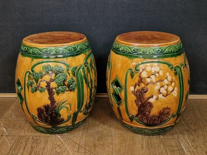 CHINA - 20TH CENTURY - PAIR OF GARDEN TABOURETS...