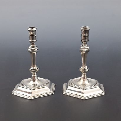 PAIR OF DOLLY CANDLES - England London 1966...