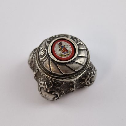 Rocaille-style silver box, inlaid on the...