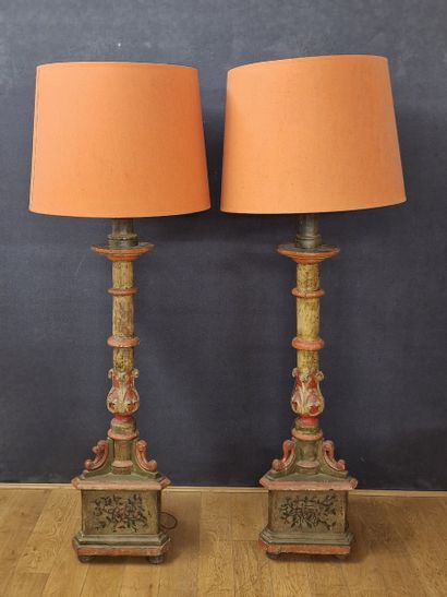 PAIR OF electric LAMPADAIRES in the form...