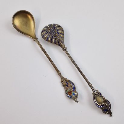 RUSSIA - PAIR OF SPoons in vermeil and polychrome...