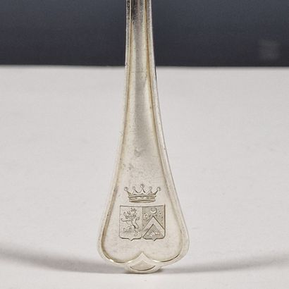 SUITE DE 12 COUVERTS DE TABLE en argent Minerve...