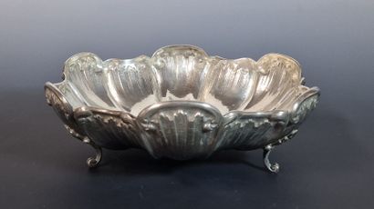 ROUND CUP with scalloped edge and pinched...