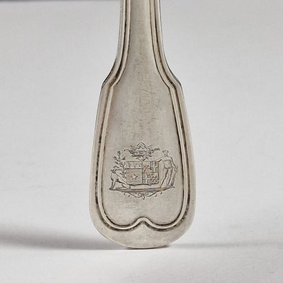 SUITE DE 12 COUVERTS DE TABLE en argent Minerve...