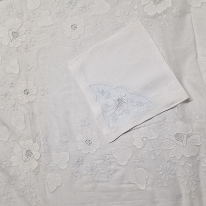 LARGE RECTANGULAR NAPPE AND 10 TOWELS in...