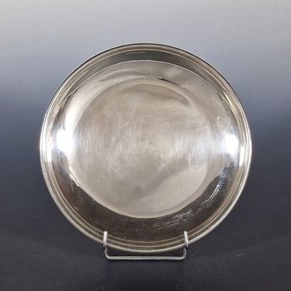 ASSIETTE DE PRESENTATION RONDE en argent...