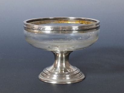 PETITE COUPE RONDE sur piédouche en cristal...