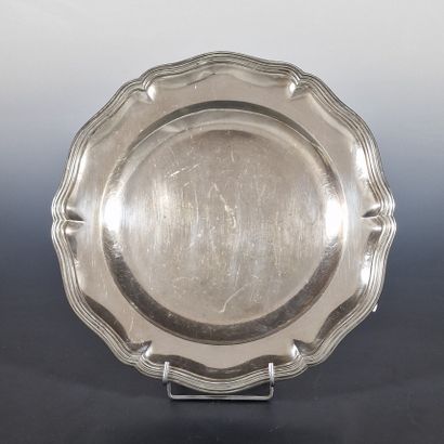 CHRISTOFLE - PLAT ROND à bord mouvementé...
