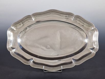 PLAT OVALE à bord mouvementé en argent Minerve...