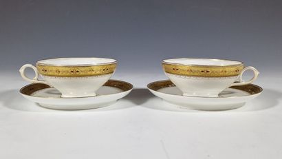 LIMOGES - SUITE DE 10 TASSES A THE (H. 4,5...
