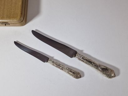 SET OF 12 TABLE KNIVES AND 12 CHEESE KNIVES...