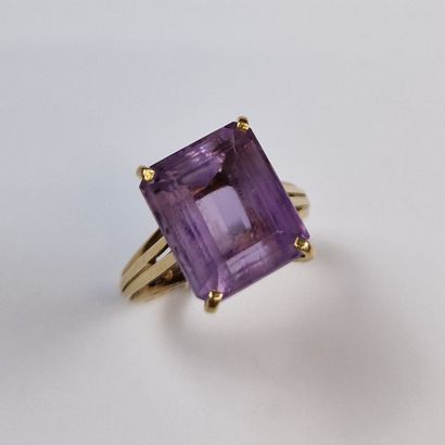 Mid-20th century COCKTAIL RING in yellow...
