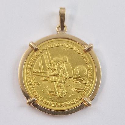 PENDANT Circa 1970 in yellow gold 750 Millièmes...