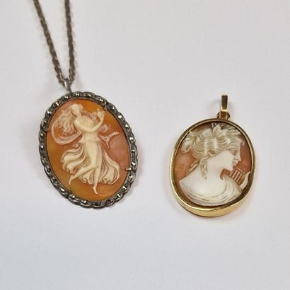 PENDENTIF CAMEE COQUILLE de la Fin du XIXème...