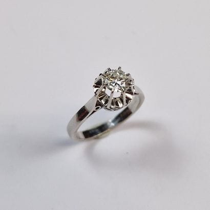 BAGUE SOLITAIRE du Milieu du XXème Siècle...