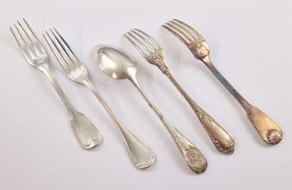5 PIECES DE COUVERT dépareillés d'Epoque...