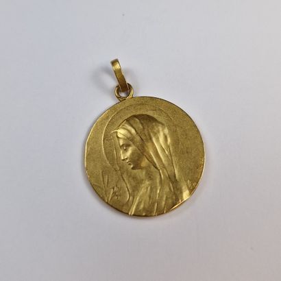 RELIGIOUS MEDAL Circa 1900 in yellow gold...