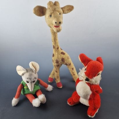 3 PELUCHES Circa 1960 :
- MERRYTHOUGHT -...